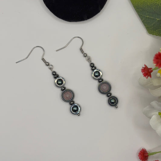 TRIO with HEARTS - hematiitti kivikorvakorut