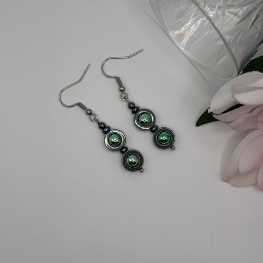 GREEN EYES - korvakorut Hematiitti -kivestä