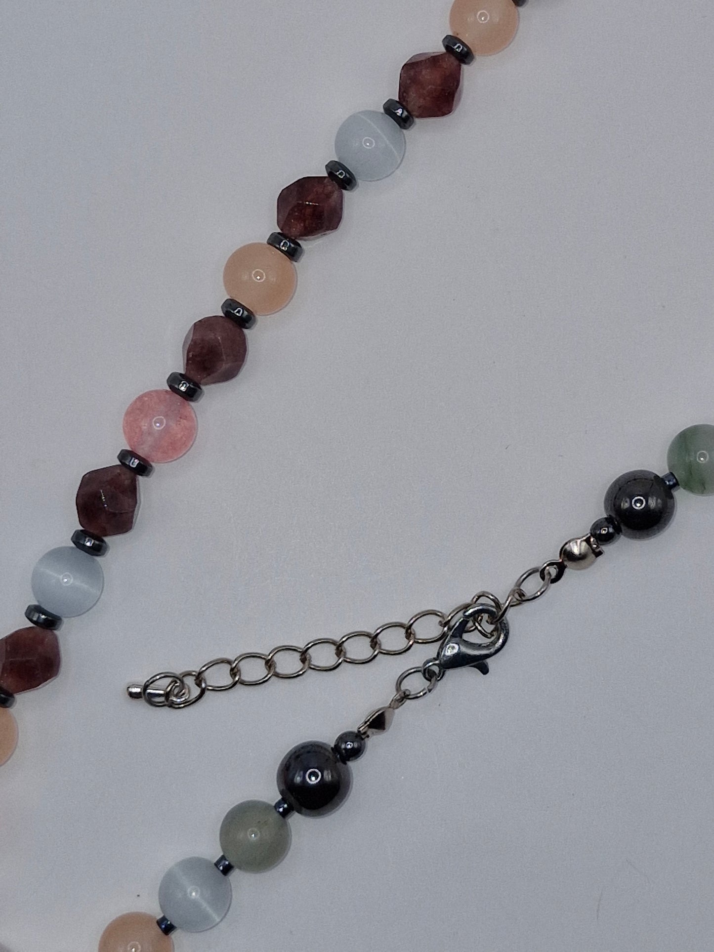 MAAHINEN - necklace made of natural stones 45cm