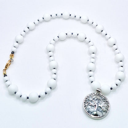 TREE OF LIFE - white necklace made of Howlite and Onyx stone 54cm