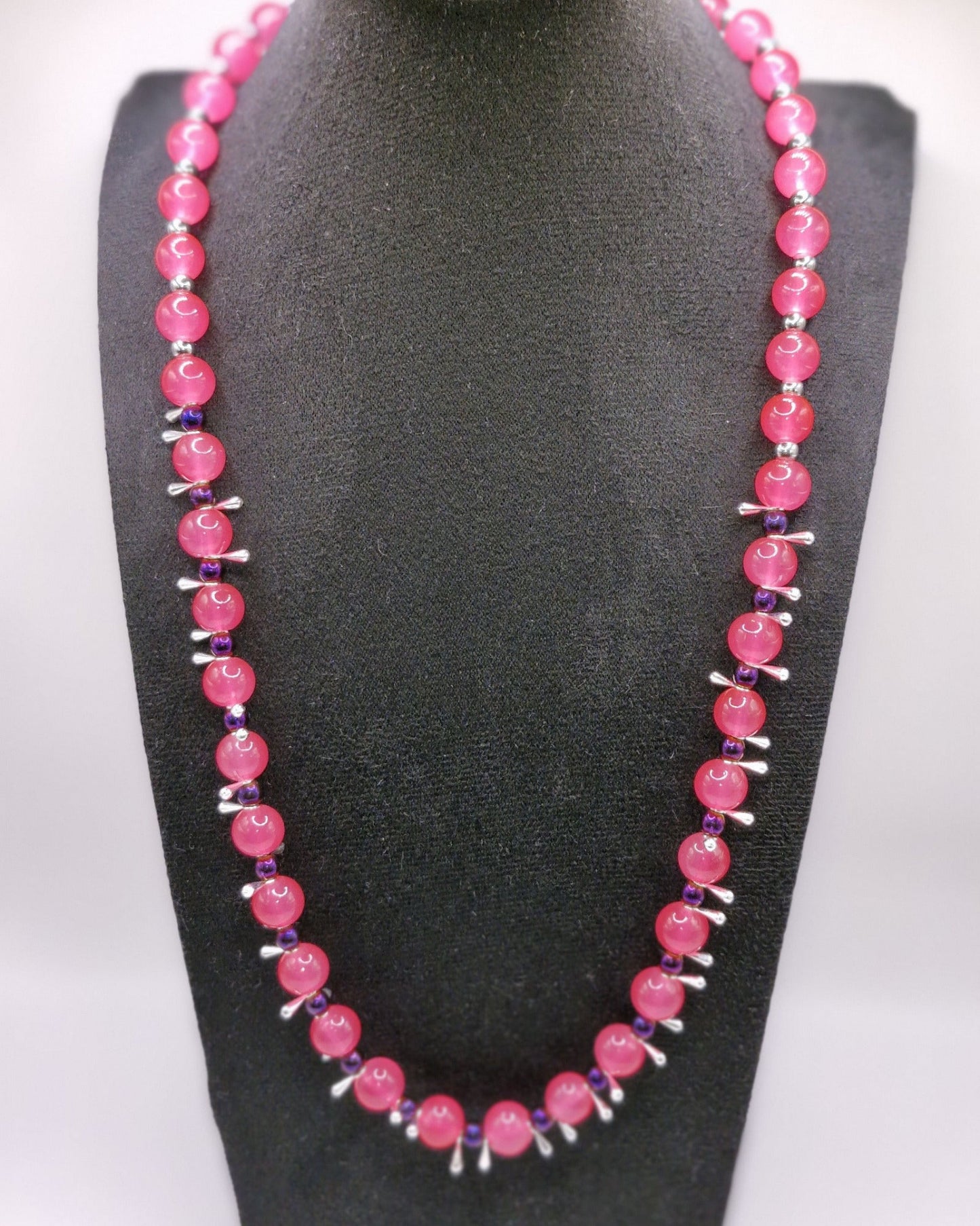 RED CURRANT Red Necklace Made of Glass Beads 51cm - Hand Knotted Elegance