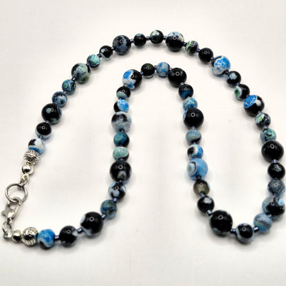 AKAATTI Kaulakoru 44cm - Käsinsolmittu Voimakivi Tasapainoon