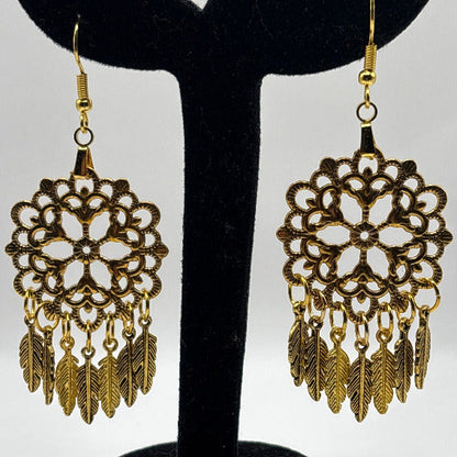 Kultaiset Sulkakorvakorut