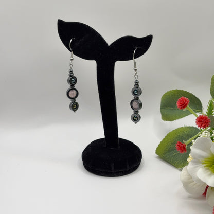 TRIO with HEARTS - hematiitti kivikorvakorut