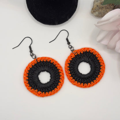 ORANGE & BLACK - Virkatut Korvakorut Nailonlangasta