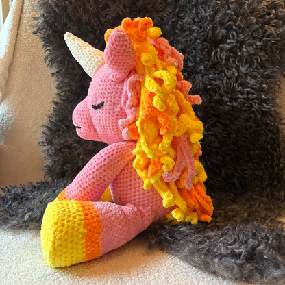 Yksisarvinen Hahmo - Taianomainen Virkattu