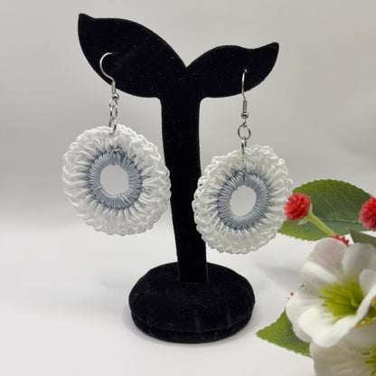 WHITE & GREY - virkatut korvakorut nailonlangasta